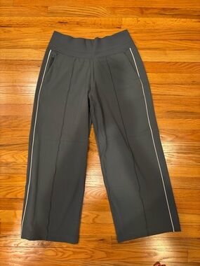 Athleta Green Gray Activewear wide leg petite pants